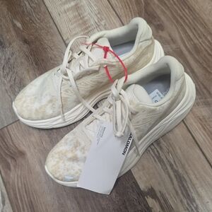 NWT Women's Salomon Aero Glide 2 Shoes Incolors Vanilla Ice/White. Various Sizes